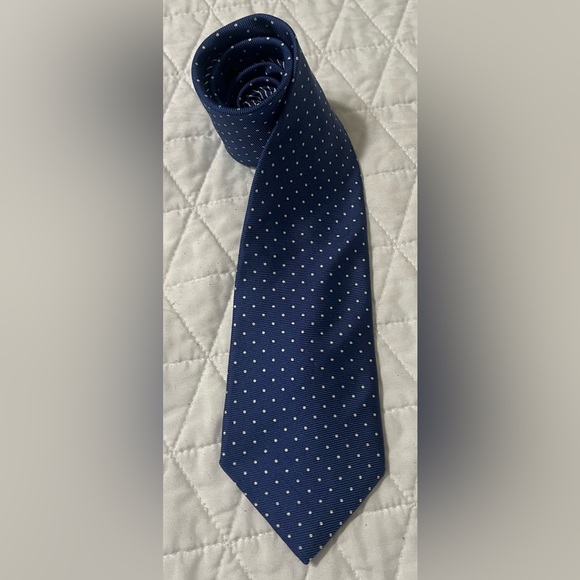Tommy Hilfiger Tie Navy Blue White Polkadots 100% Silk Necktie Made in USA-63 in - Picture 1 of 6